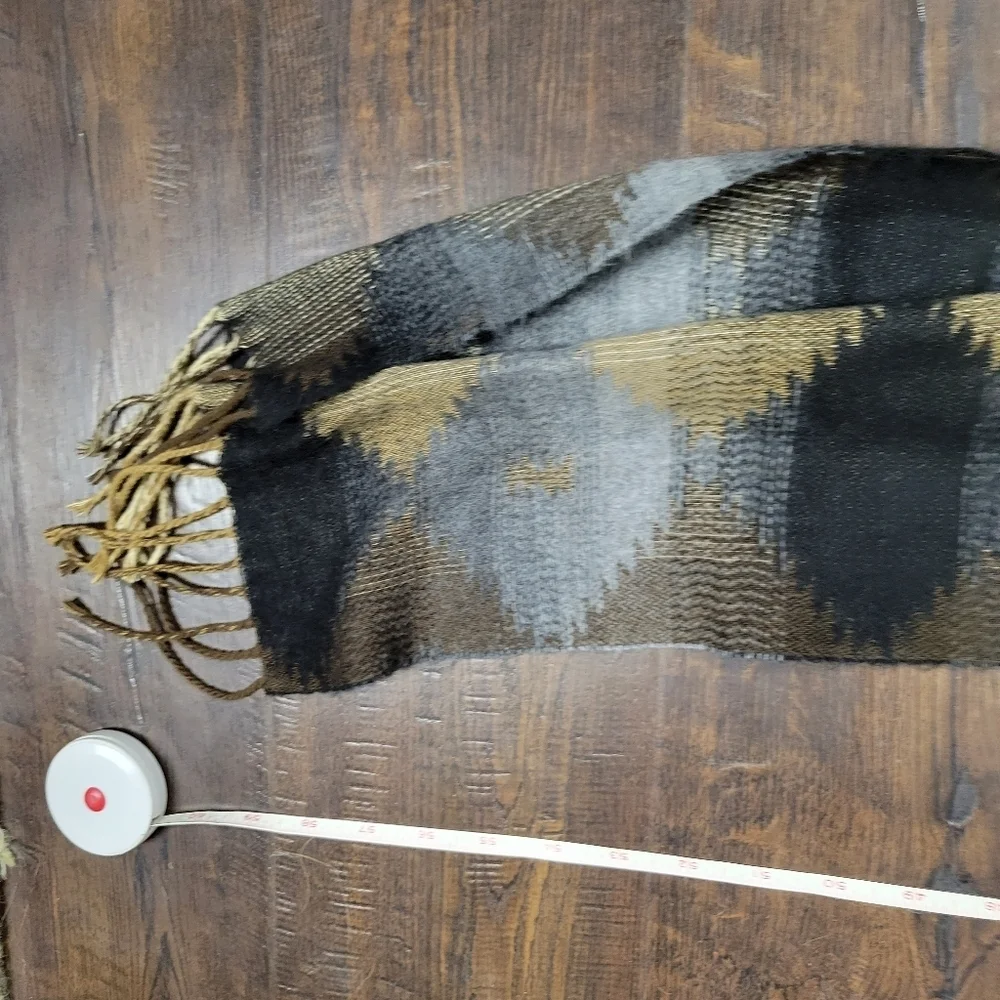 GEOFFREY BEENE PLAID SCARF MADE IN ITALY